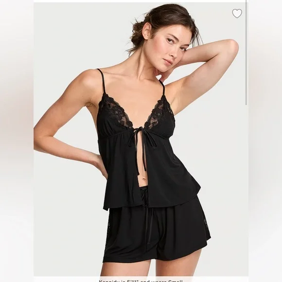 VICTORIA’s SECREt NEW SET S - Picture 1 of 3